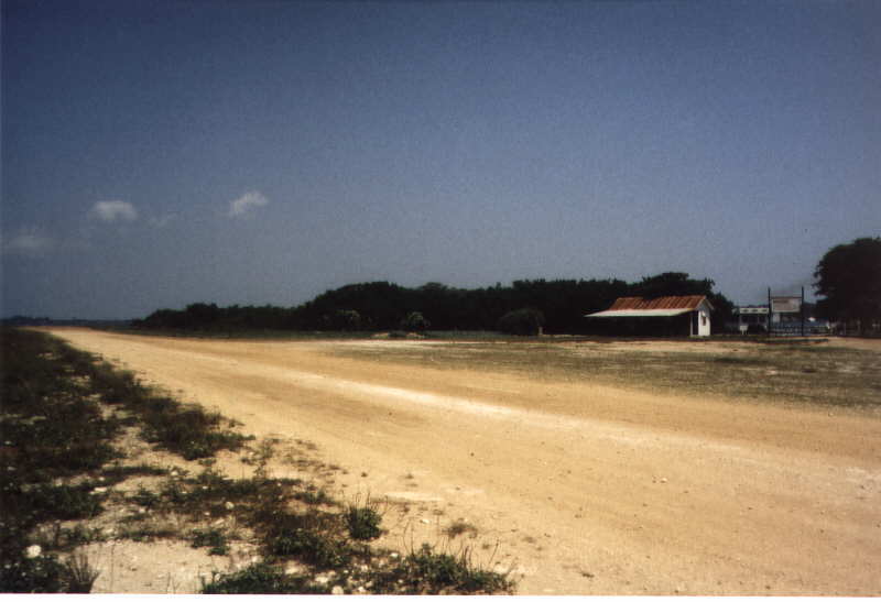 Flughafen und Rollfeld von Utila