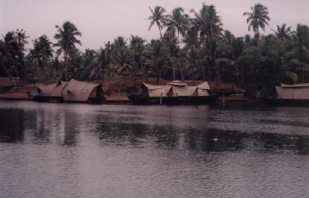 Chinesisches Hausboot auf den Backwaters von Quilon nach Appelley