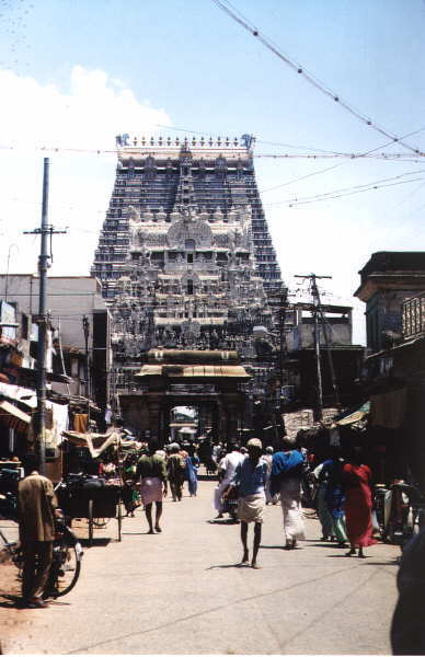 &Auml;u&szlig;eres Tor eines der gr&ouml;&szlig;ten Hindu-Tempel Indiens in Trichy